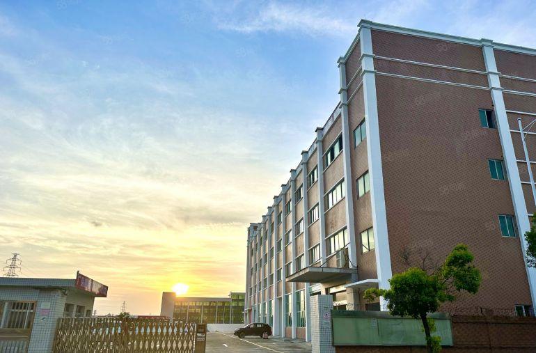 大朗富民工业区独院厂房出租3200平超大空地可分租