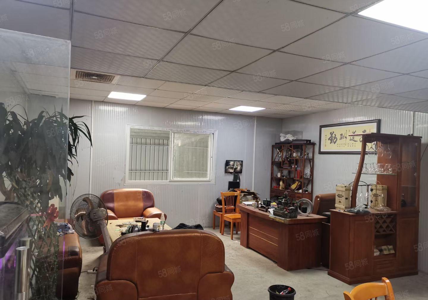 大朗黄草朗工业区原房东钢构厂房出租，面积1200平，高10米