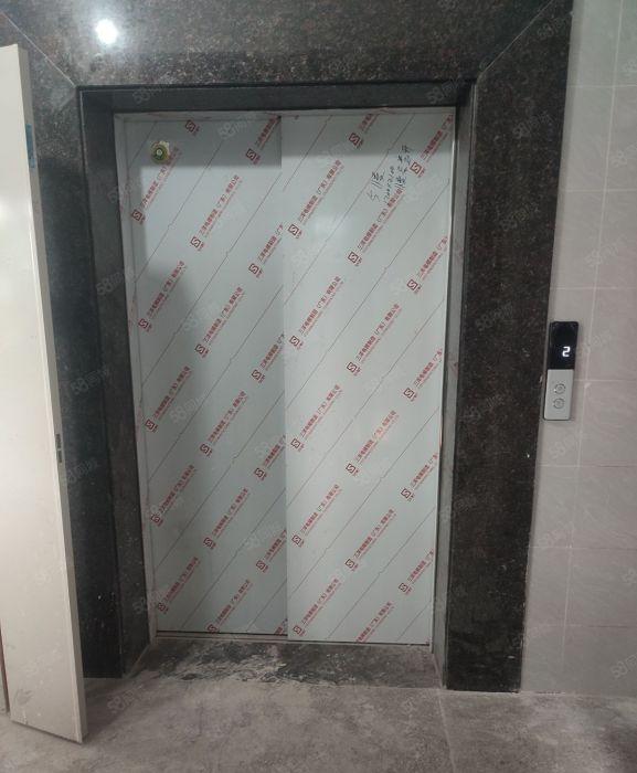 一楼出租带独院 仓库出租  免租期长 行业不限 全新一楼出租