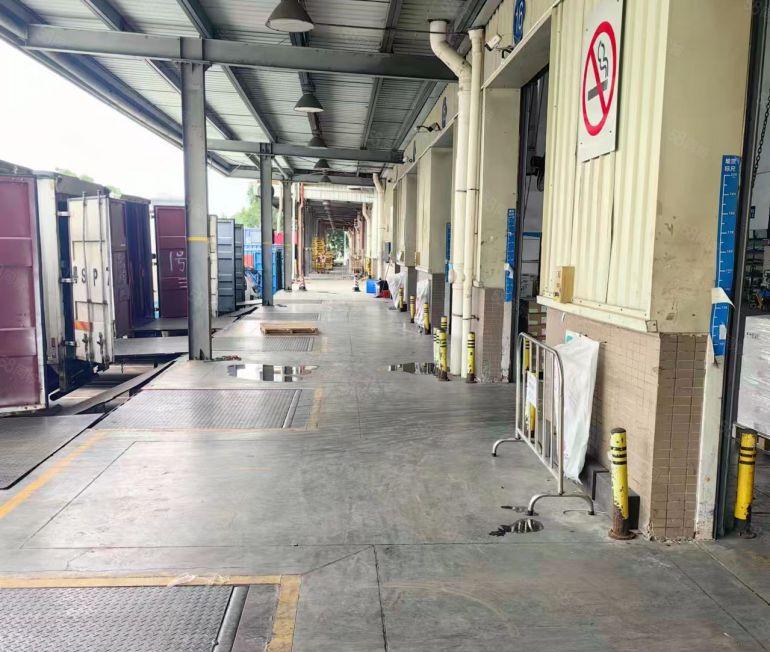 大朗物流仓储 总面积4000方 大小可以分租 价格很优惠