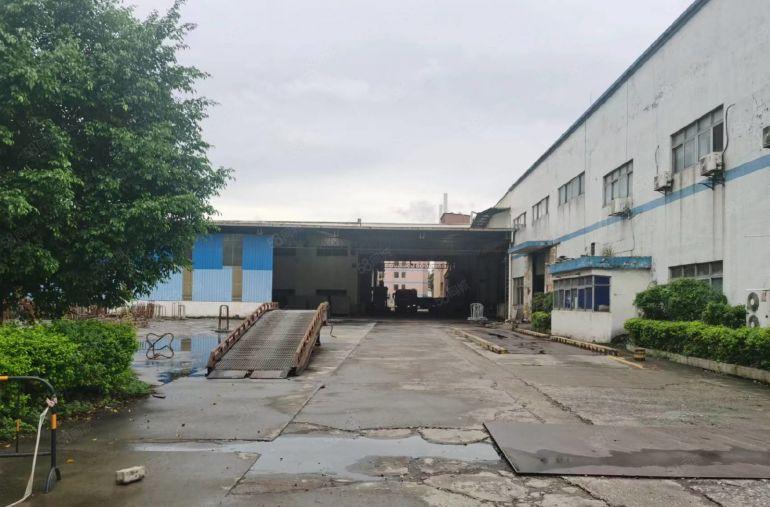 大朗钢构厂房出租，高度10米，可以做珍珠棉，有现成行车空地大