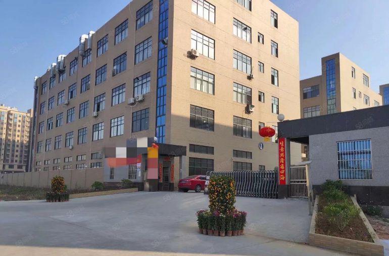 大朗洋乌主干道旁楼上1000平厂房出租 3吨货梯现成办公室