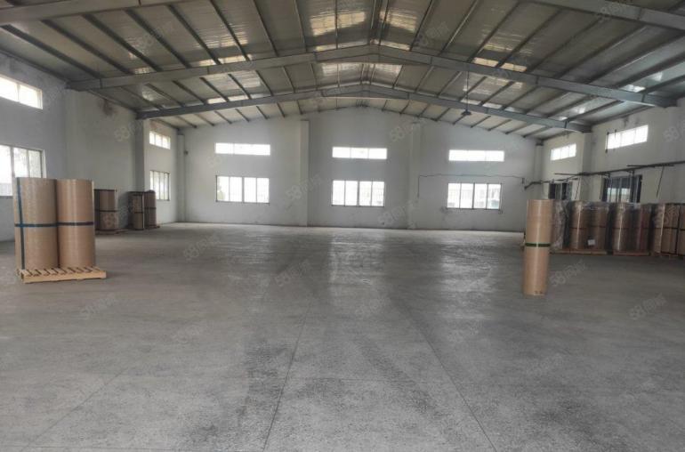 大朗新空单一层钢构厂房出租，800平实际面积空地大原房东