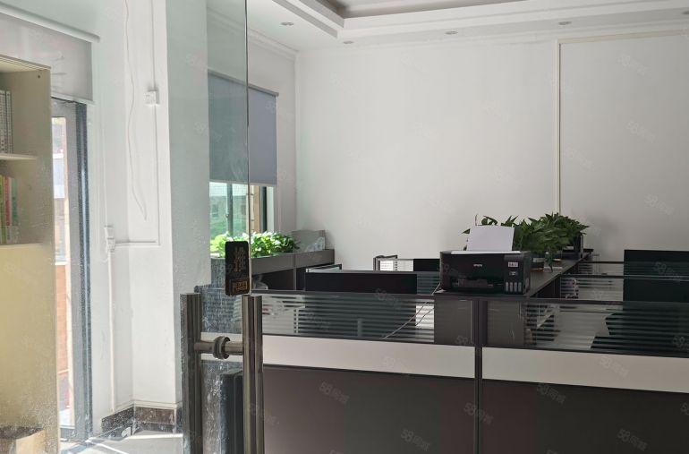 黎贝岭楼上300平现成装修厂房出租，