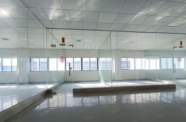 大朗楼上现成装修1130平，实际面积出租价格10元，靠近高速