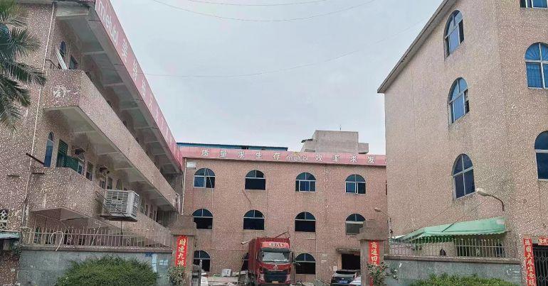 全面翻新，每栋重新安装全新电梯，村委厂房，交通便利，紧挨高速