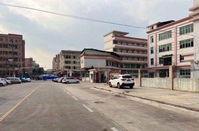 厂房出租，大朗标准三层独院10000平方，空地超大，面积实量