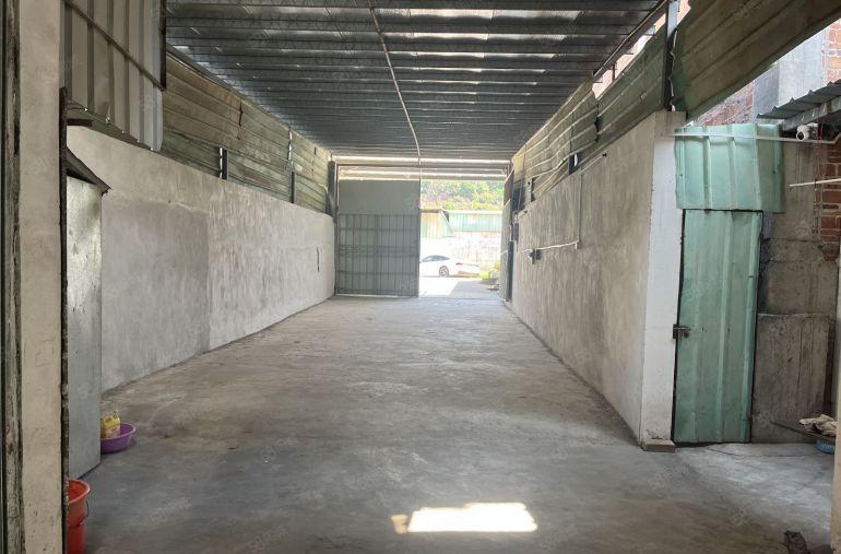 大朗镇洋乌村标准厂房招租，面积300平，水电齐全，价格便宜