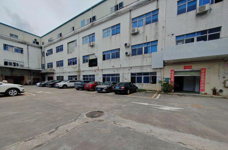 大朗镇新马莲标准一楼厂房1500，交通方便，园区空地大