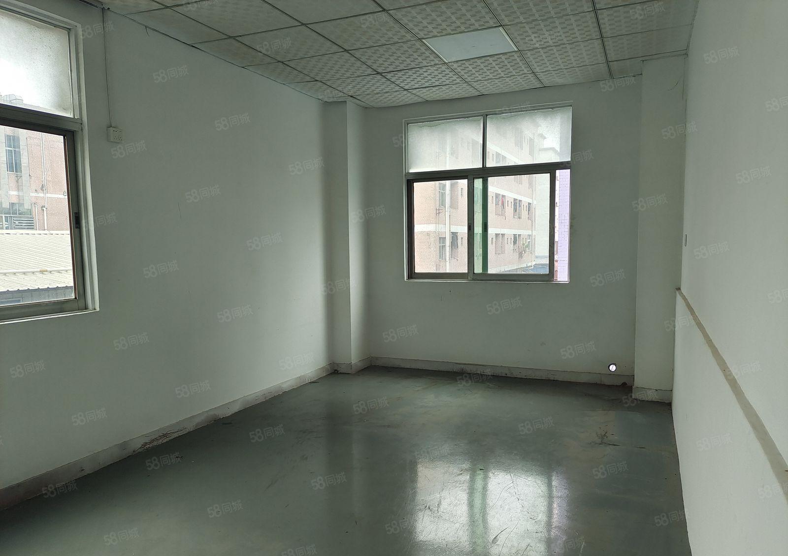 带装修 大朗镇象山工业城新出楼上600平米厂房出租