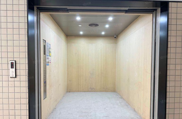 全新实际面积13块水电不加收开发商直租