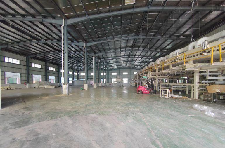 大朗镇独门独院钢架结构厂房10000，交通方便，形象好