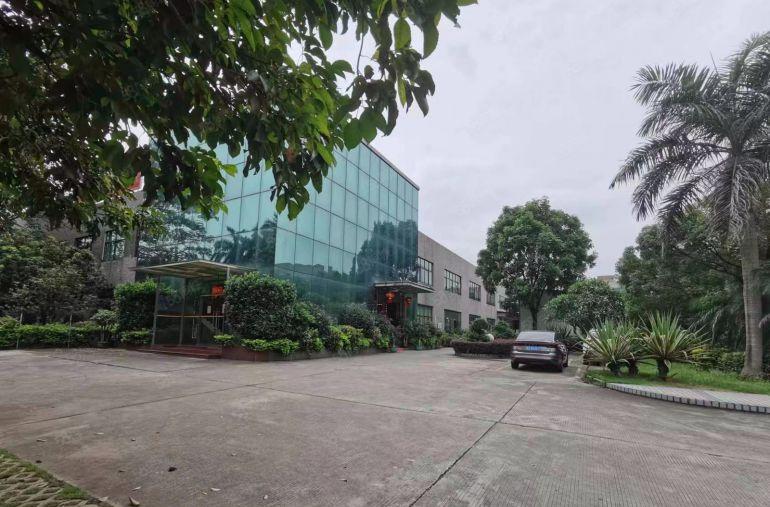 大朗中心，带装修厂房分租标准一楼500平，二楼整层2000平