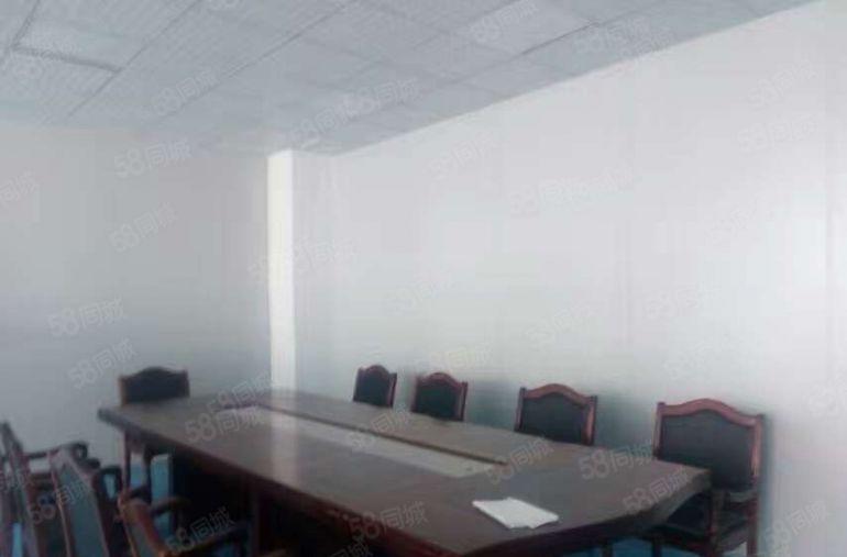 两层小独院厂房2600平方，精装办公室装修水电齐全，可办环评