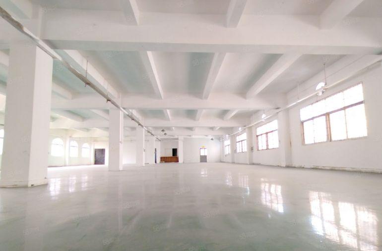 大朗镇原房东楼上整层1050方，10块，现成地坪漆办公室装修