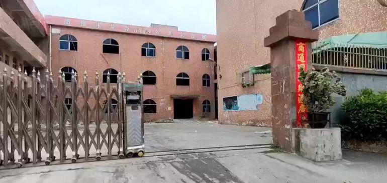 全面翻新，每栋重新安装全新电梯，村委厂房，交通便利，紧挨高速