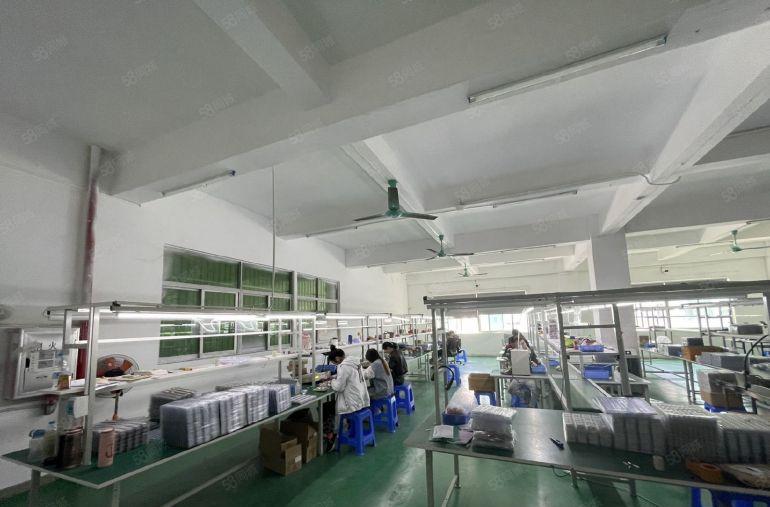 大朗近高速口楼上680平实际面积，现成办公室装修厂房出租