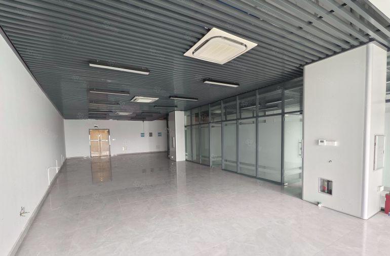 松山湖工业厂房出租，证件齐全红本厂房，可办环评，享受补贴政策