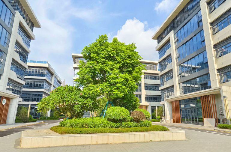 松山湖特价独栋单一层出租，证件齐全全新带装修