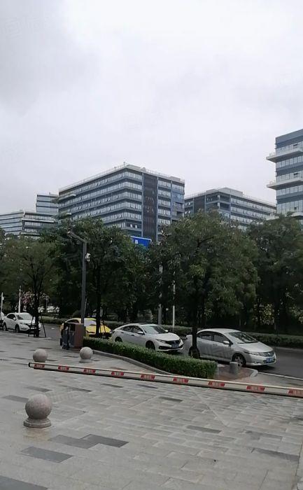 松山湖华润万象汇旁高端红本独栋精装修厂房2000方出租