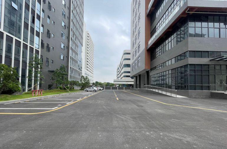 松山湖 厂房出租 电子精密机械设备组装智能制造