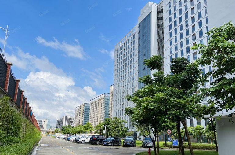 松山湖区域石大路高速路口原房东全新红本花园式出租500平起租