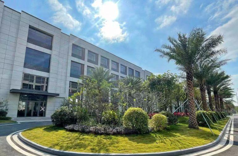 松山湖华为旁大型产业园区一楼全新厂房2000方招租，位置好