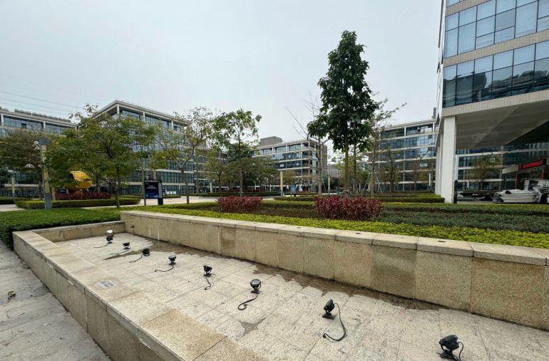 松山湖厂房出租，享受松山湖补贴政策，园区形象好靠近高速