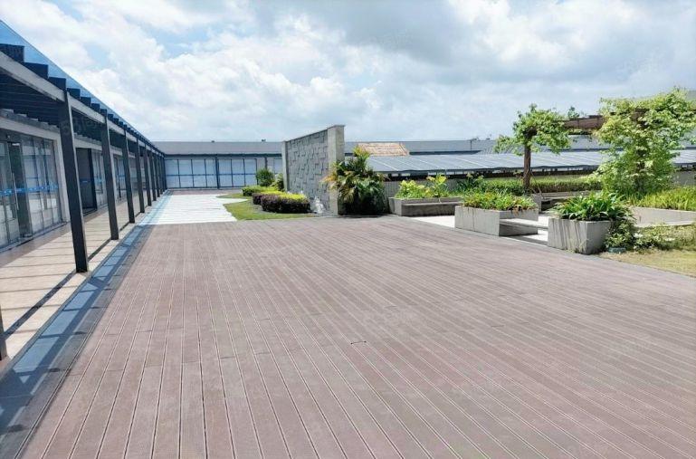 东莞市松山湖工业区分租4楼厂房，形象非常好，现成装修