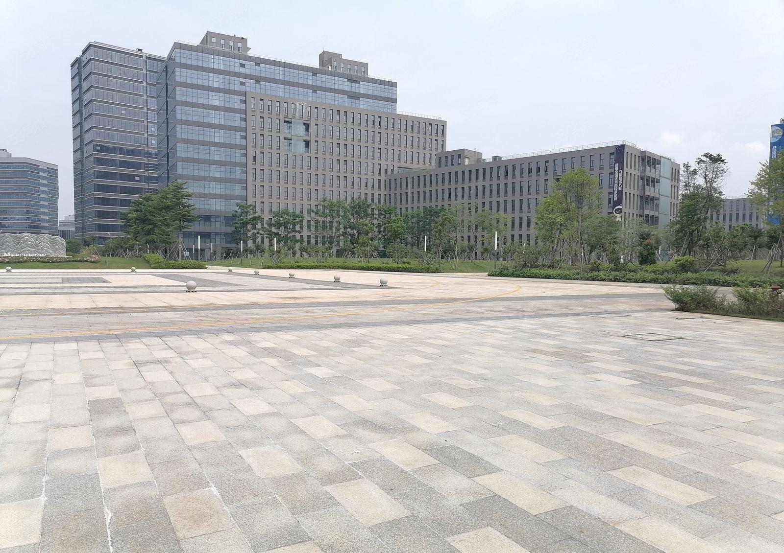 松山湖全新原房东红本科技园招商，靠近龙大高速，可申请政府补贴