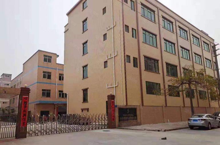 黄江厂房出租低价出租楼上一层680平方，带喷淋出租，精装修