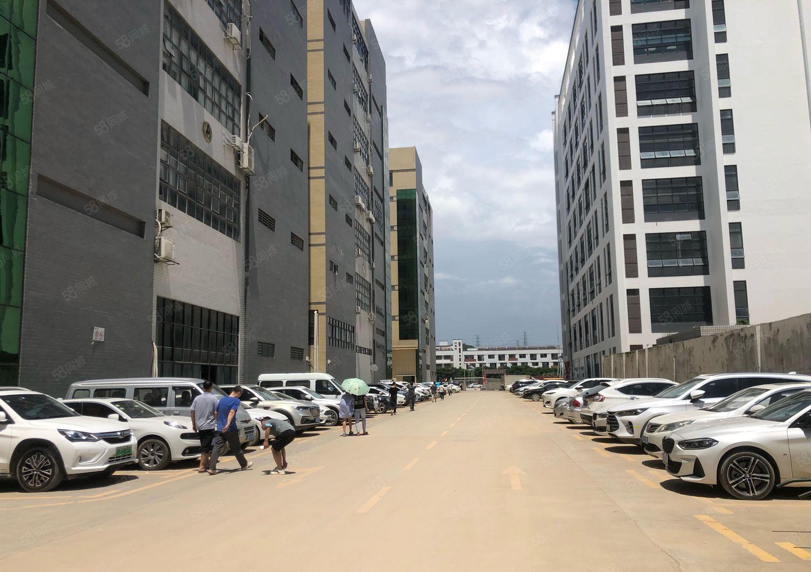 黄江镇田心村标准厂房1楼1720平方带现成行车厂房出租