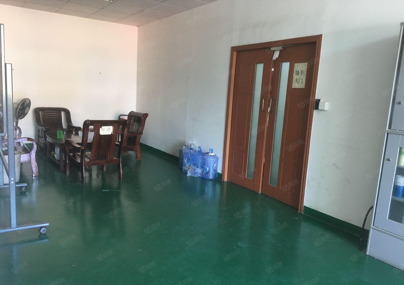 黄江板湖一楼1360平米精装修。价格实惠厂房