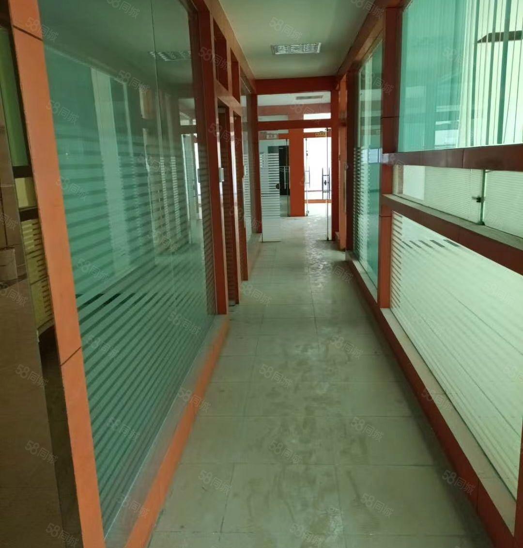 黄江北岸工业区新出一二楼标准花园式厂房，每层1600平，可分