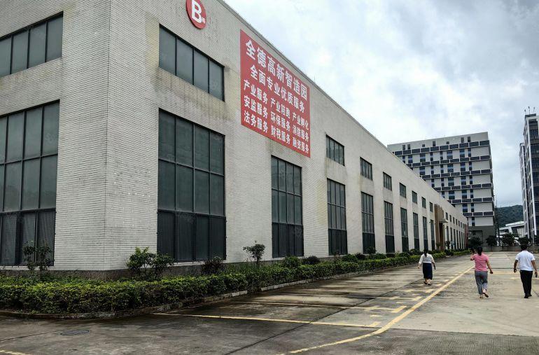 临深片新出红本砖墙到顶带现成行车钢构厂房出租