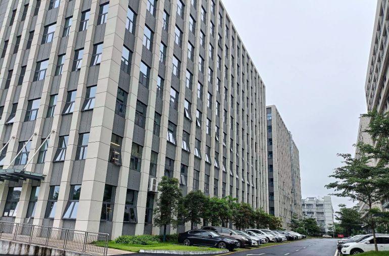 黄江临深公常路旁带装修一二楼各2000平厂房仓库出租，水电齐