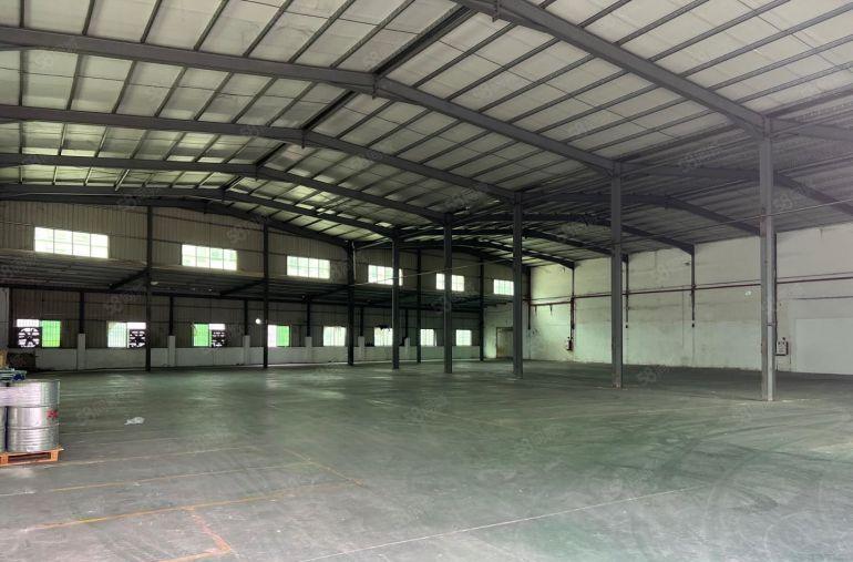 黄江镇高速出口独院单一层厂房出租带一栋独立办公楼，水电齐全