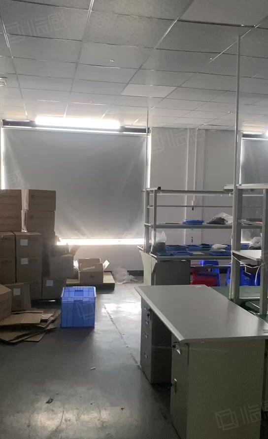黄江北岸洁净车间整层900方，现成装修空调，价格实惠