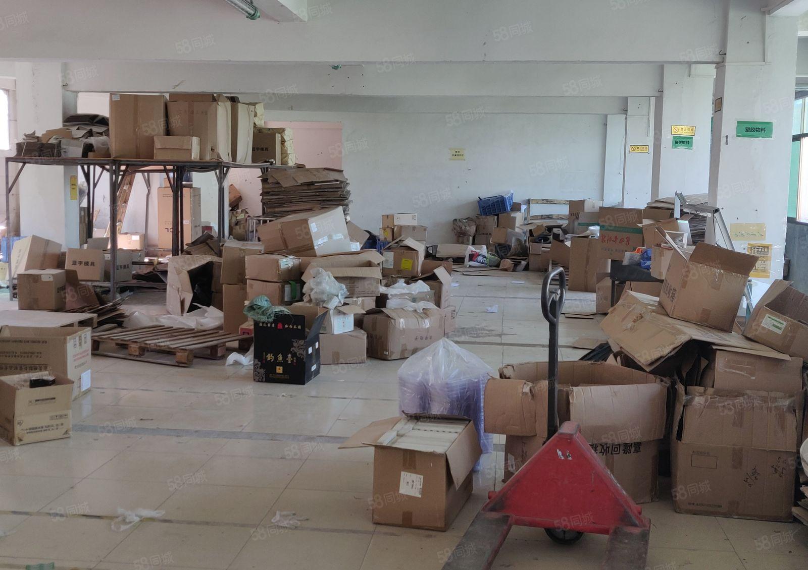 黄江独立整层电子厂房出租，楼上600平方，带有现成装修