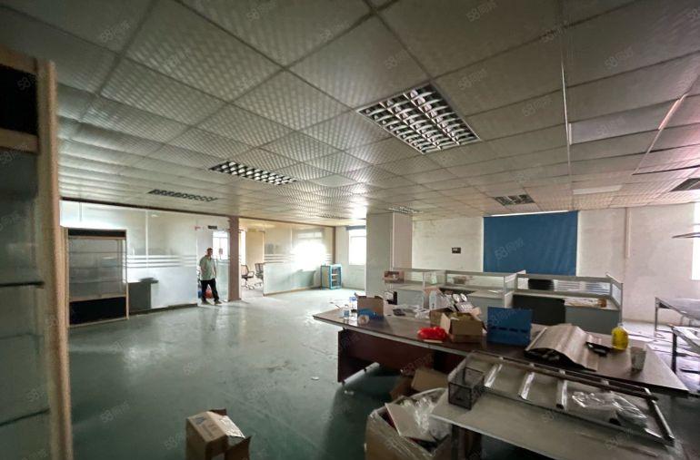 黄江镇临深三楼1500平现成装修低价出租好招工特价14元