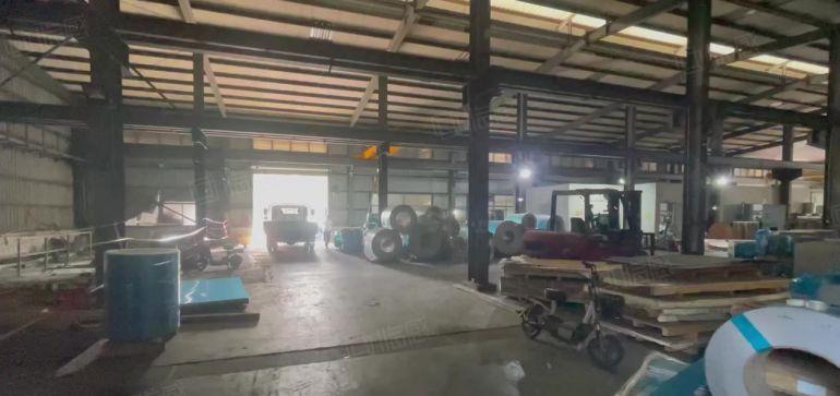 黄江镇临深高速旁1800平钢构12米高有航车现成办公宿舍