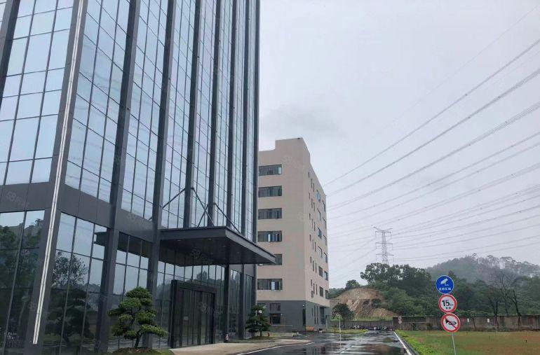 黄江靠深圳新出原房东30000平厂房仓库出租，有红本大小分租