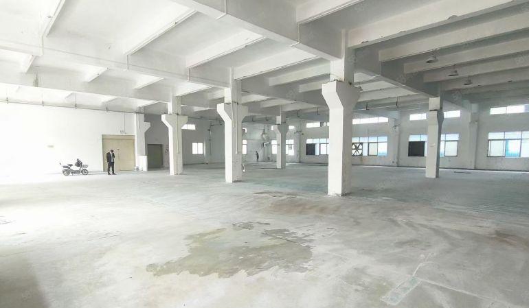 黄江板湖一楼1000平，二楼1000平，大小可分租