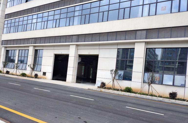 黄江高速出口旁全新红本5000平一楼8米高可分租好办环评