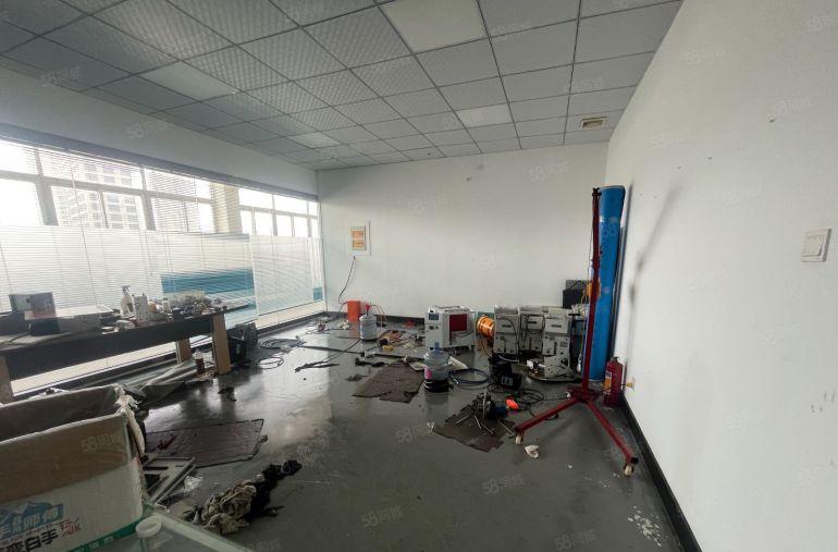 黄江板湖一楼1000平，二楼1000平，大小可分租