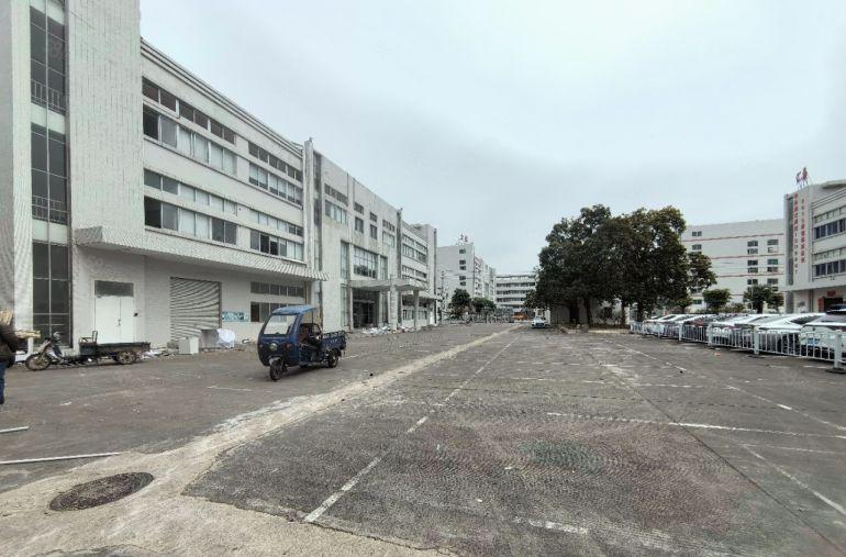 黄江原房东独院厂房5500平空地超大价格超低看中就租