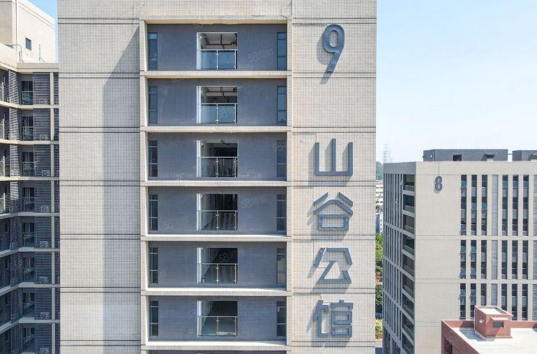 全新高标厂房出租，学院派建筑，配套齐全，可办环评，价格公道