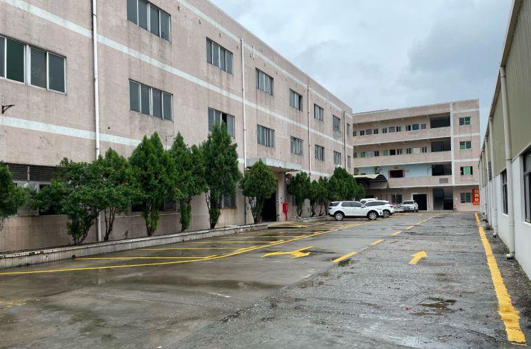 黄江镇中心一楼1450平低价出租形象好空地大工业氛围好