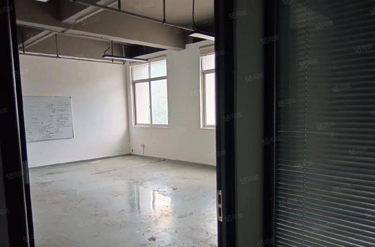 整层带装修，原房东直租，新园区形象好，空地大好停车