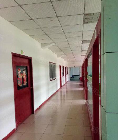 黄江北岸新出楼上1200平米主线到位有办公室装修